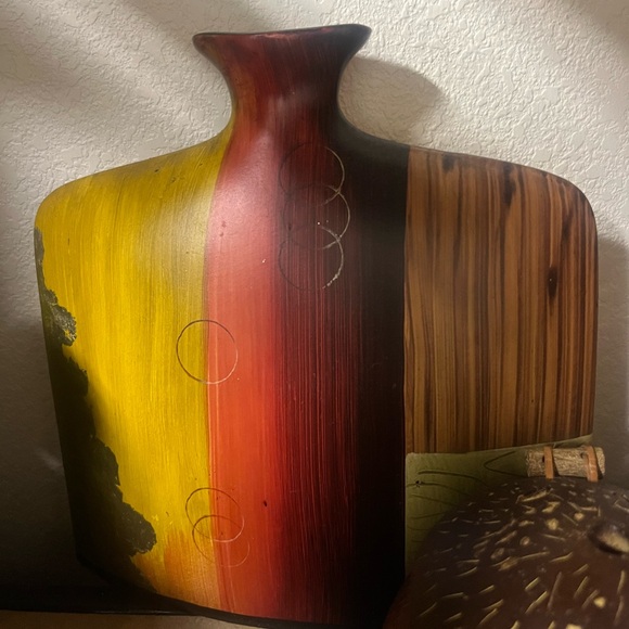 vase - Picture 2 of 3